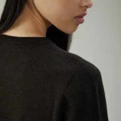 Maglia girocollo in lana e cashmere - Thumbnail Image 2