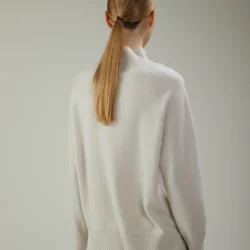 Maglia collo alto in lana e cashmere con spacchi laterali - Thumbnail Image 3