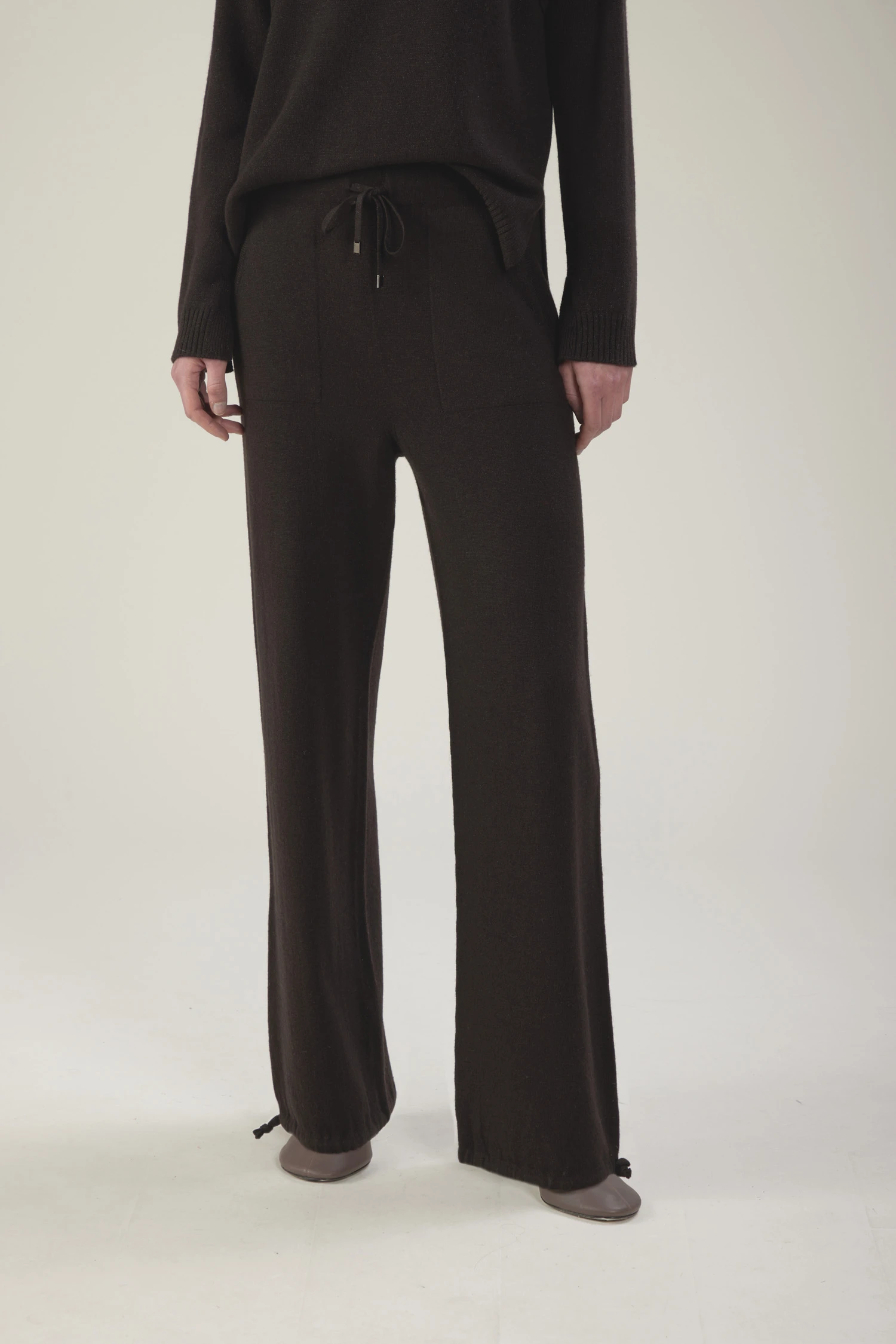Pantalone cargo in micropaillettes con coulisse - immagine 2