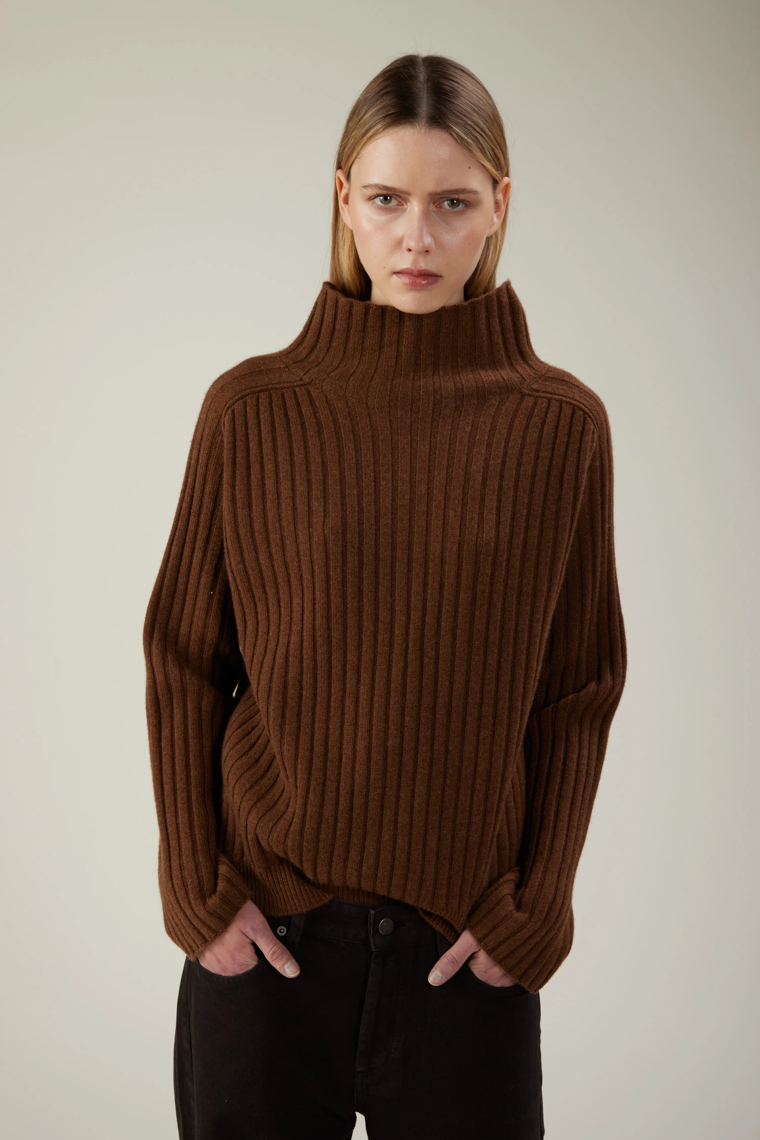 Maglione a coste in cashmere - immagine 1