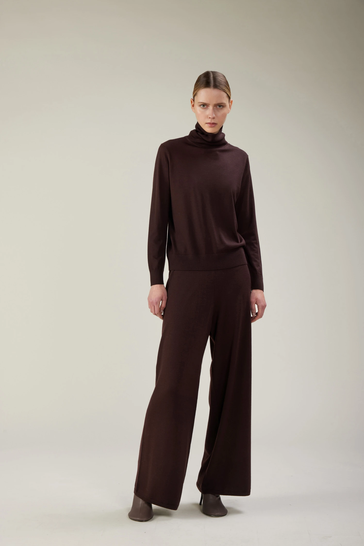 Pantalone a palazzo in lana merino extrafine - immagine 1