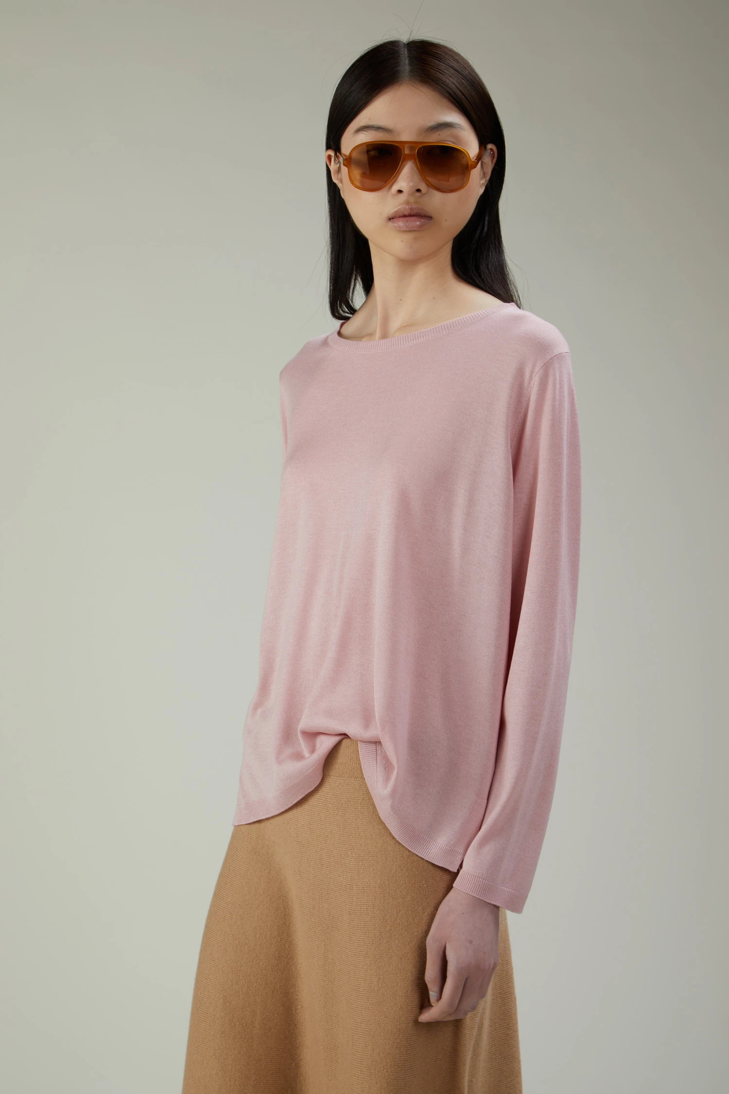 Maglia girocollo in seta e cashmere con spacchi laterali - immagine 1